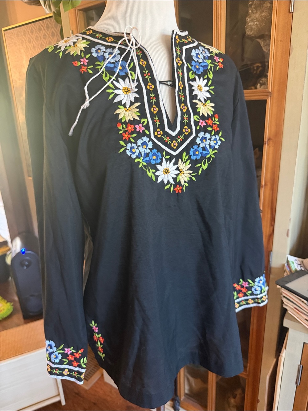 Tramo Vintage Embroidered Floral Peasant Tunic